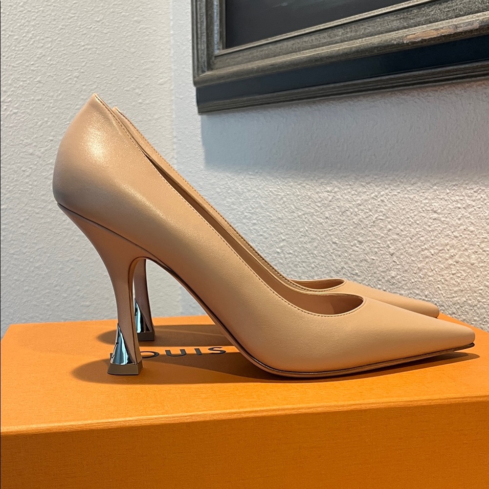 Louis Vuitton Women's Nude Heels - Picture 5 of 9